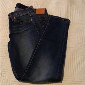 Lucky Brand Blue Wash Jeans (new)